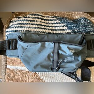 JANJI Multipass Sling Bag